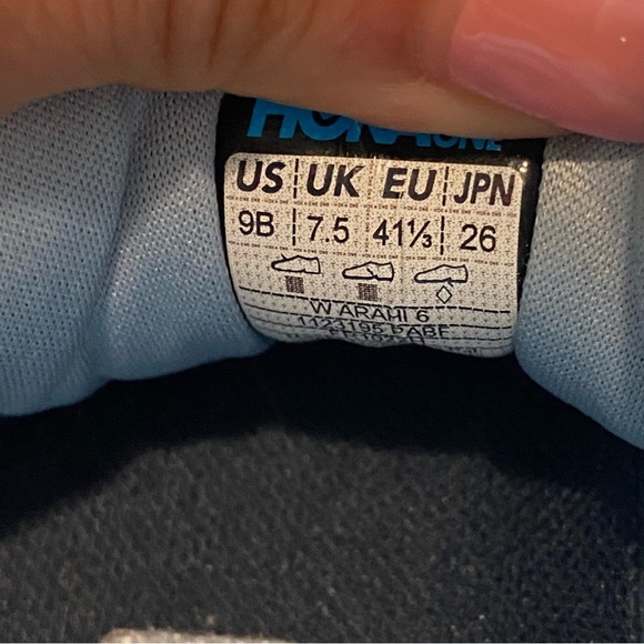 HOKA Arahi 6 size 9 B - Picture 15 of 16